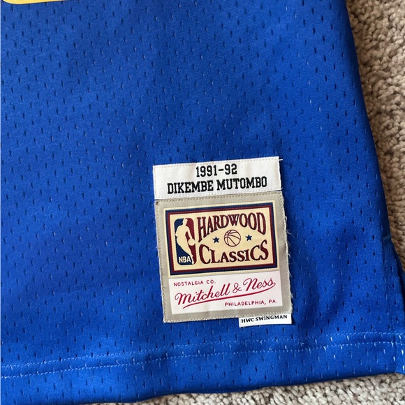 Dikembe Mutombo Jersey - Picture 5 of 8